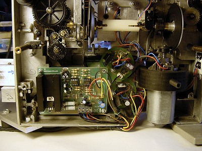 de ingebouwde electronica in de R-8 machine